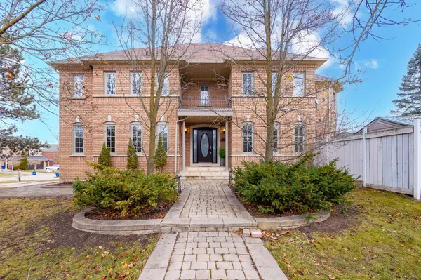 63 Deerglen TER, Aurora, ON L4G 6Y2