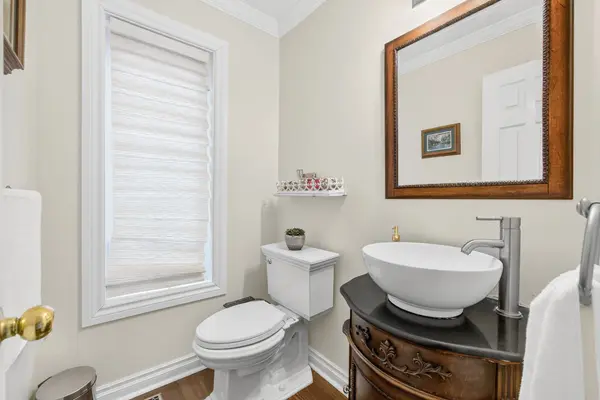 63 Deerglen TER, Aurora, ON L4G 6Y2