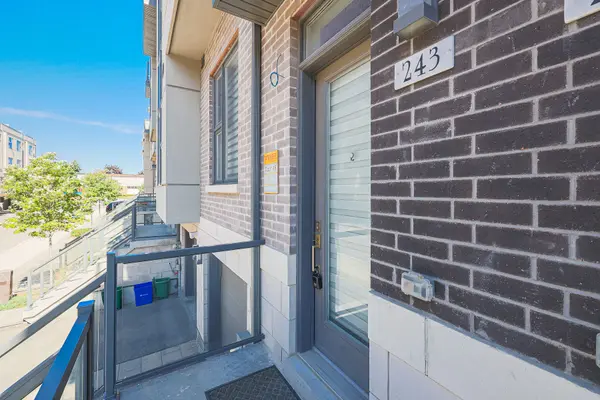 243 Smallwood CIR, Vaughan, ON L4J 0K8