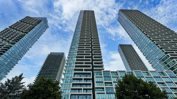 950 PORTAGE Pkwy #5011, Vaughan, ON L4K 0J7