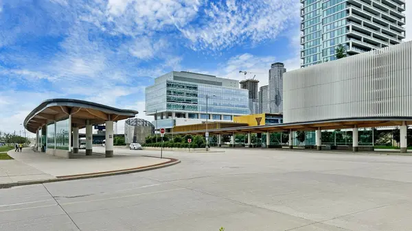 950 PORTAGE Pkwy #5011, Vaughan, ON L4K 0J7