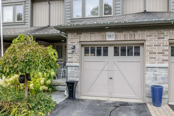 983 Cook DR, Midland, ON L4R 0E4