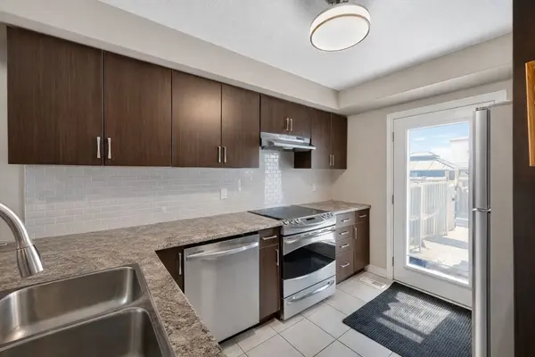 983 Cook DR, Midland, ON L4R 0E4