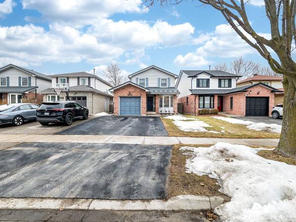 2036 Chrisdon RD, Burlington, ON L7M 3W8