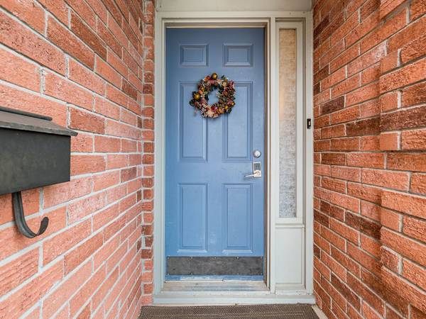 2036 Chrisdon RD, Burlington, ON L7M 3W8