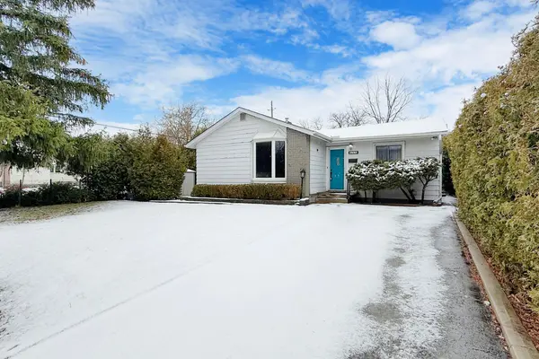 135 Ringwood RD, Oakville, ON L6H 1K3