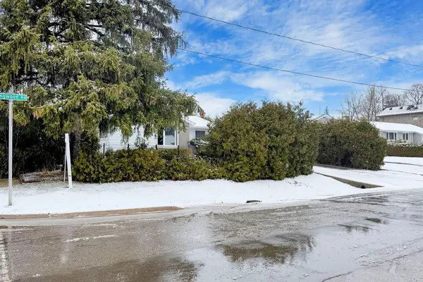 135 Ringwood RD, Oakville, ON L6H 1K3