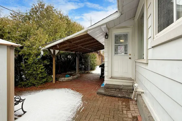 135 Ringwood RD, Oakville, ON L6H 1K3