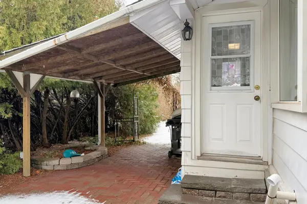 135 Ringwood RD, Oakville, ON L6H 1K3