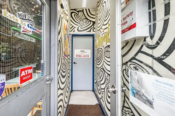 2848 Dufferin ST, Toronto W04, ON M6B 3S3