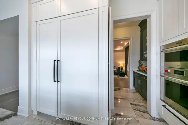 2401 Irene CRES, Oakville, ON L6M 5M5