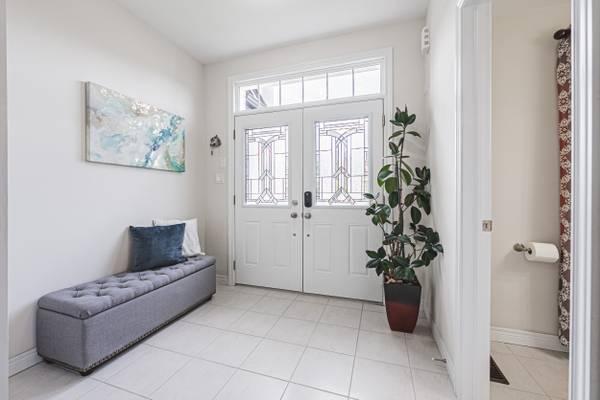 11 Weathering Heights DR, Hamilton, ON L8J 0E6