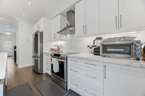 21 Madonna DR #8, Hamilton, ON L9B 0H1