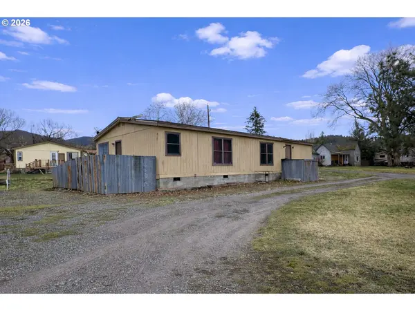 Cove, OR 97824,701 2ND ST