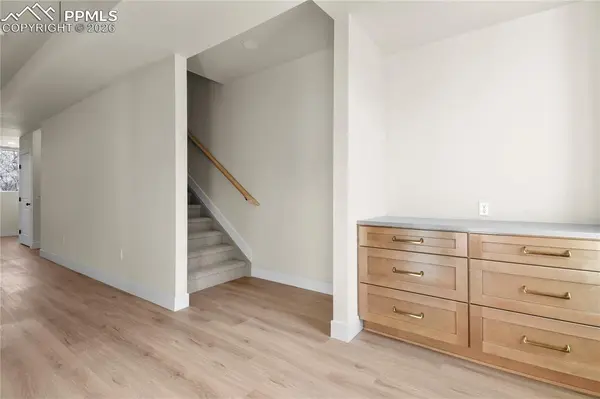 25 Noyer CT, Colorado Springs, CO 80906