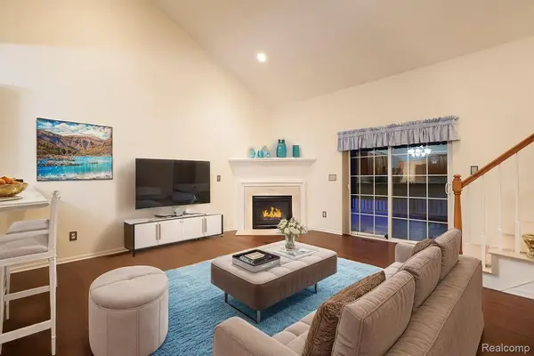 48608 Oak Bridge DR, Canton Charter Township, MI 48188