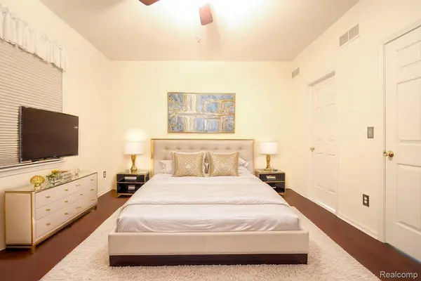 48608 Oak Bridge DR, Canton Charter Township, MI 48188