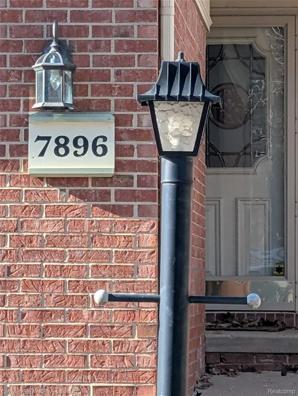 7896 Rivergate DR #19, Westland, MI 48185