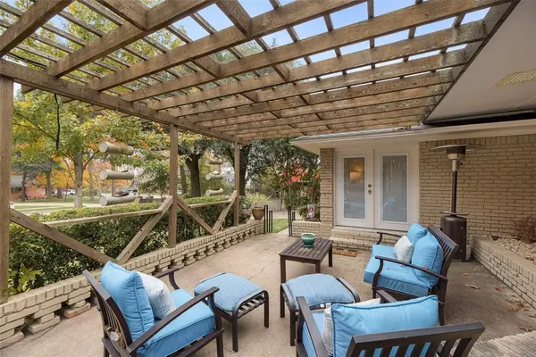 10035 Woodgrove Drive, Dallas, TX 75218