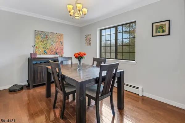 2 Foxwood Dr #E, Morris Plains Boro, NJ 07950