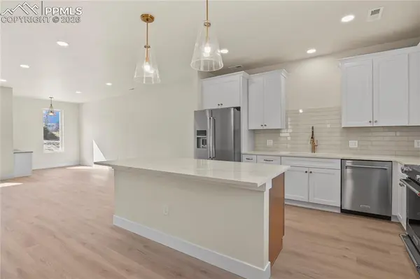 7 Noyer CT, Colorado Springs, CO 80906