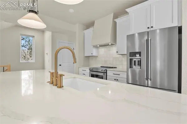 31 Noyer CT, Colorado Springs, CO 80906