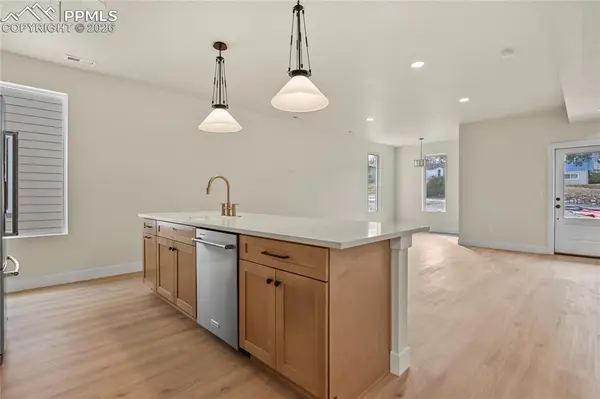 31 Noyer CT, Colorado Springs, CO 80906