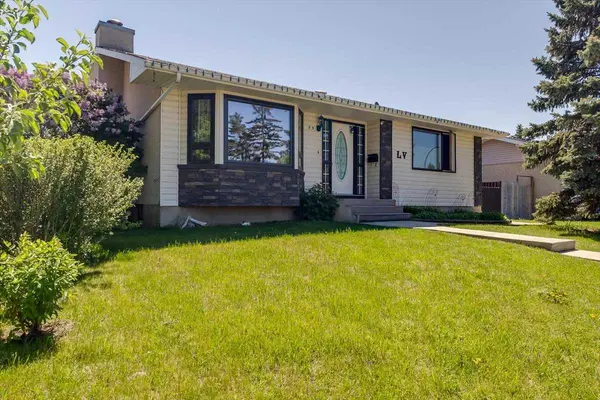 55 HORN CRES, Red Deer, AB T4N 5Y8