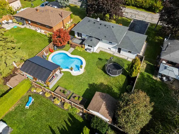 14 Ferguson AVE, Whitby, ON L1M 1A6