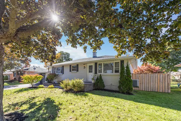 14 Ferguson AVE, Whitby, ON L1M 1A6