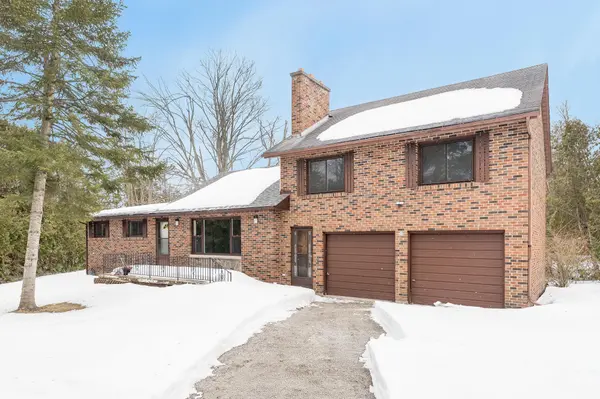 9 Yvonne CRES,  Oro-medonte,  ON L0L 1T0