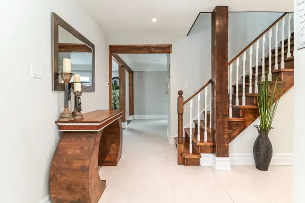 39 Cardinal ST, Barrie, ON L4M 6C9