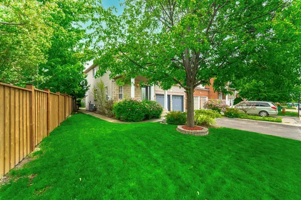 3896 Bloomington CRES, Mississauga, ON L5M 7H4