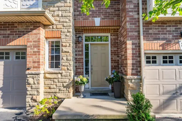 10 Liddycoat LN #4, Hamilton, ON L9G 0A7
