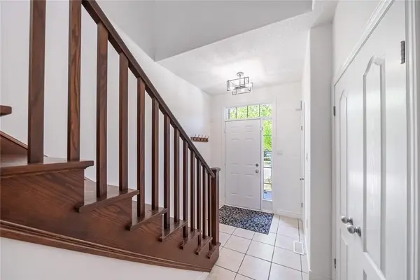 10 Liddycoat LN #4, Hamilton, ON L9G 0A7