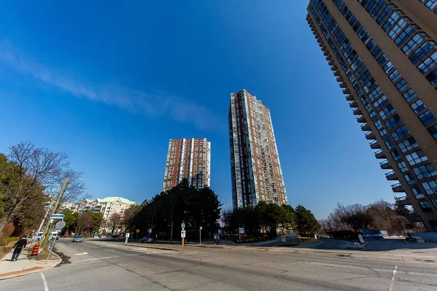 7 Concorde PL #1602, Toronto C13, ON M3C 3N4