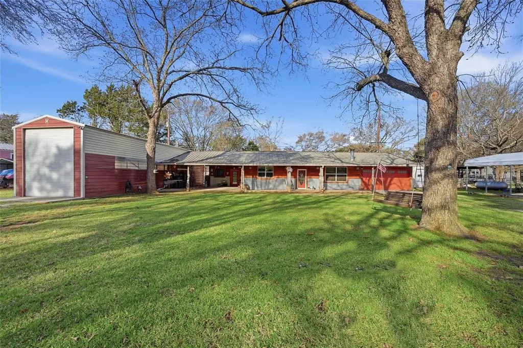 115 Friar Tuck Drive, Gordonville, TX 76245