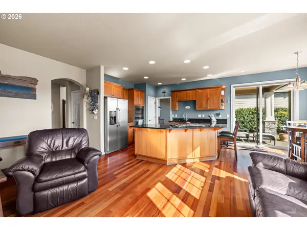 520 TUKWILA DR, Woodburn, OR 97071