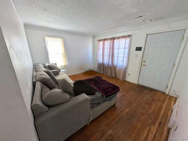 19746 Cooley ST, Detroit, MI 48219