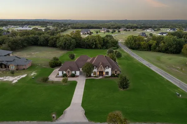 200 W Bozeman Lane, Fort Worth, TX 76108