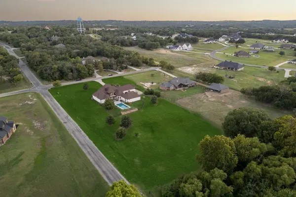 200 W Bozeman Lane, Fort Worth, TX 76108