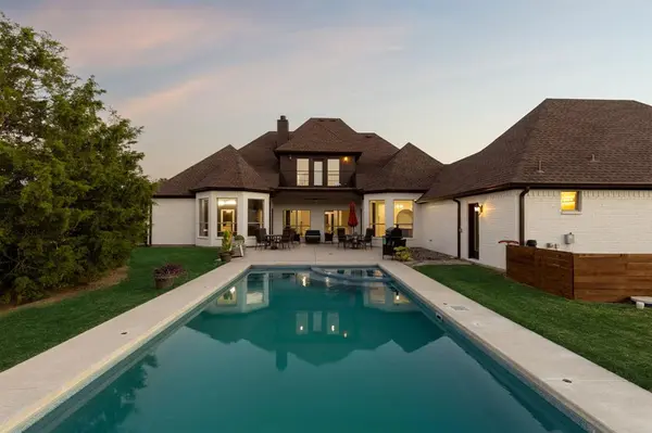 200 W Bozeman Lane, Fort Worth, TX 76108