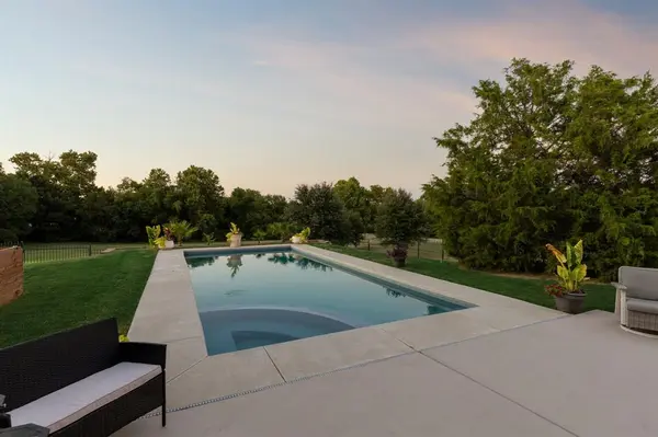 200 W Bozeman Lane, Fort Worth, TX 76108