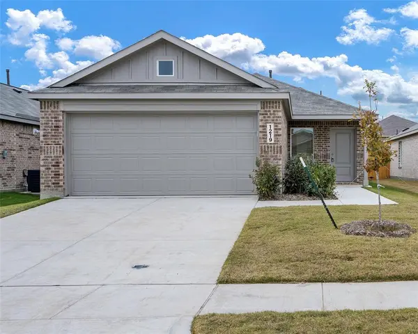 1219 Falcon Heights Drive, Forney, TX 75126