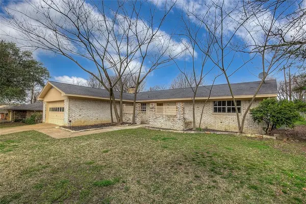 1218 Northwood Drive, Commerce, TX 75428