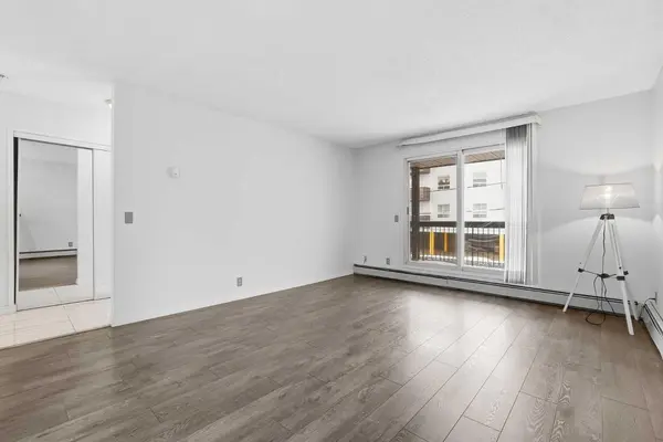 2611 15A ST SW #204, Calgary, AB T2T 4C1