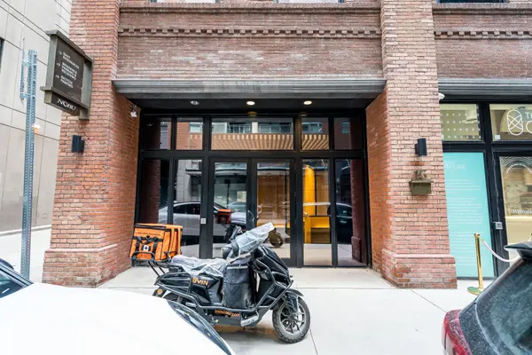 15 Mercer ST #3504, Toronto C01, ON M5V 1H2