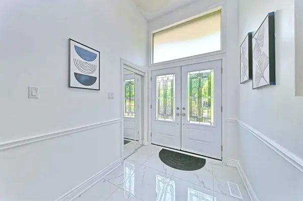 2101 Parkway DR, Burlington, ON L7P 1S5