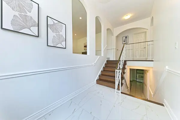 2101 Parkway DR, Burlington, ON L7P 1S5