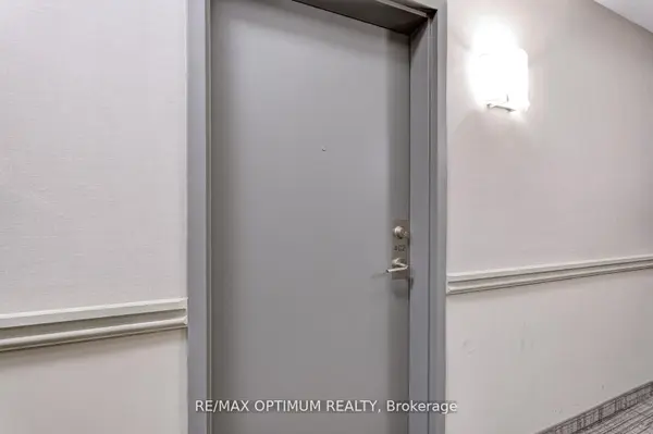 50 Sky Harbour DR #402, Brampton, ON L6Y 6B8